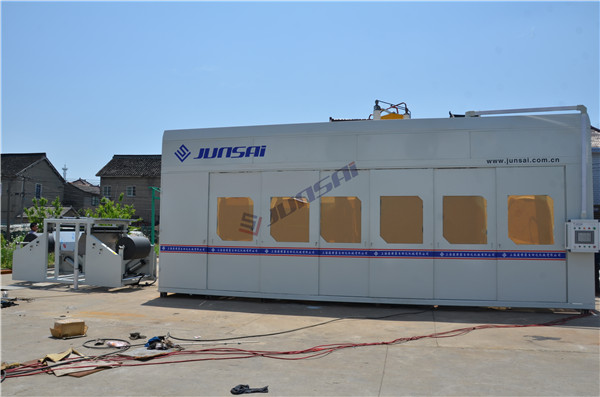 想看吸塑裁切一體機？來駿精賽雅式展！